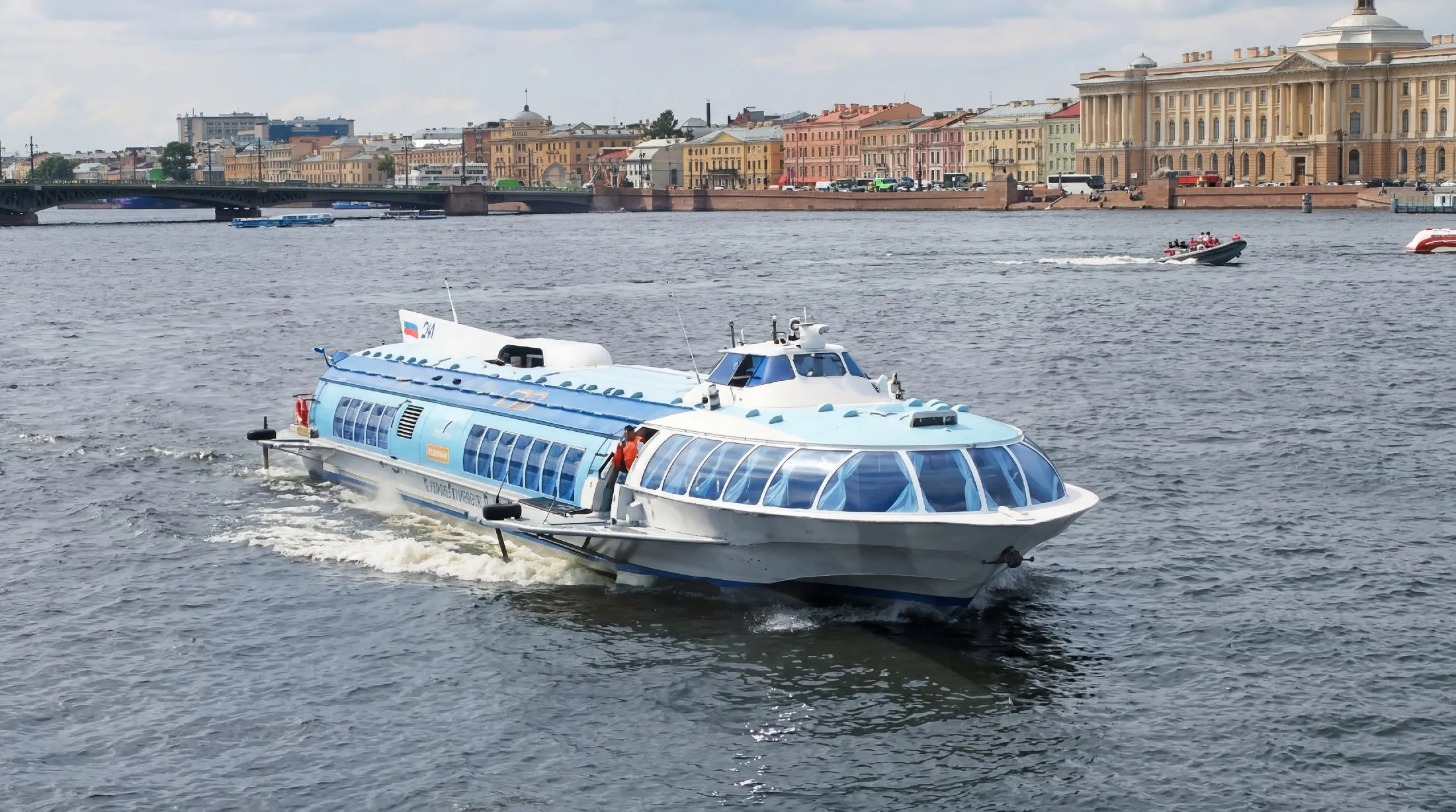 Метеор VKronshtadt на воде